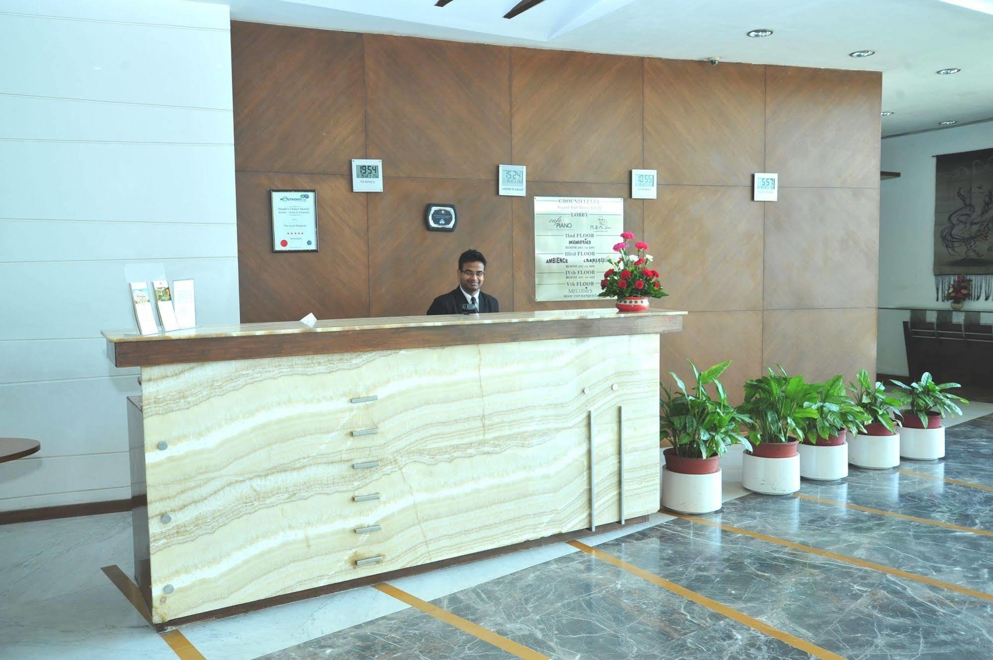 Hotel The Grand Bhagwati Ahmedabad Exterior foto